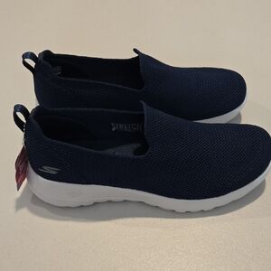 Skechers Go Walk Navy Blue Slip-On Sneakers. Size 7.5.  NWT